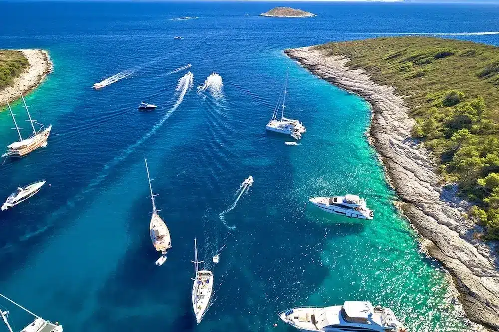 Boats anchored in Vinogradišče bay on Pakleni Islands